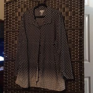 Like new black and white blouse